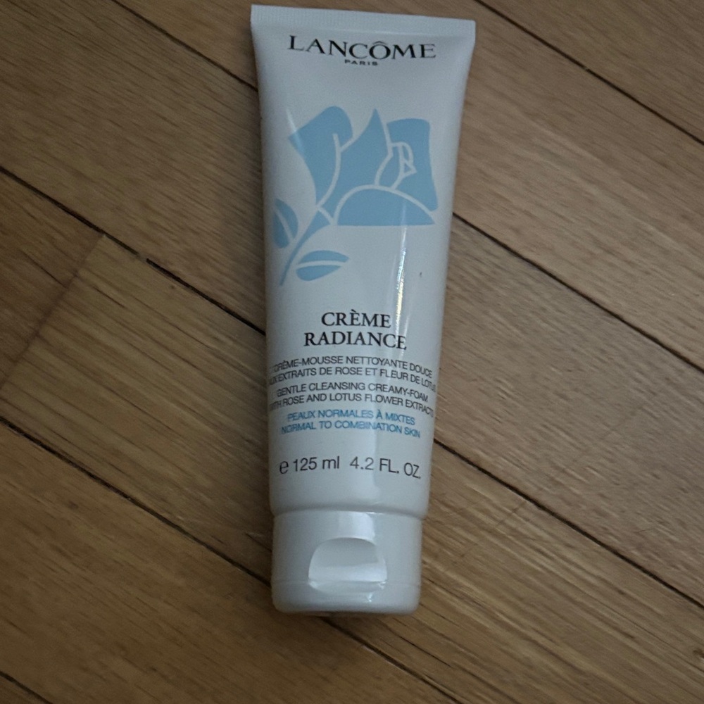 Lancome Crème Radiance Cleanser - White and Blue